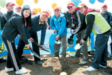 건설사 “함께 땀 흘리며 분위기 UP”