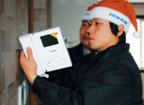 코맥스 ‘사랑의 집짓기’ 동참