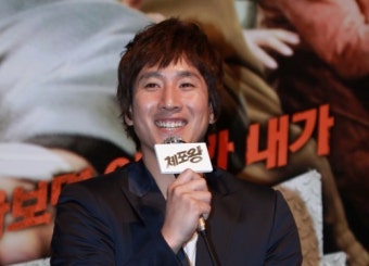 [인터뷰] 이선균, “체포왕은 투캅스랑 달라..”