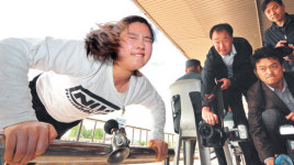 ROTC 지원 여대생 “꼭 붙을거야”