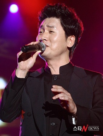 [스타N포토] 팝페라 가수 정세훈 '환상의 목소리'
