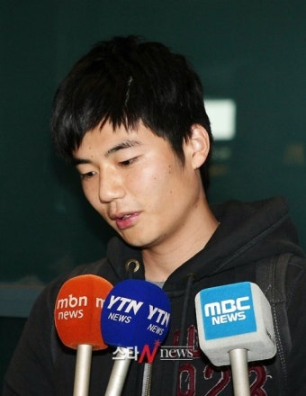 [포토] 입국하고 바로 인터뷰 갖는 기성용