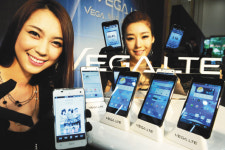 팬택，4세대 스마트폰 ‘베가LTE’ 공개