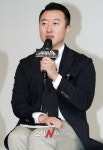 [포토] 김석원 도전자들의 의상을 재단하는 심사위원이에요