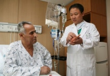 서울아산병원, 70세 두바이 고위험 위암환자 복강경 수술로 치료