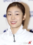 [포토] 김연아 웃는 얼굴이 앳되 보여