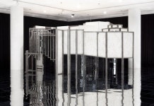 설치미술가 이불，양면 거울로 비춰 본 무한한 이미지의 순환