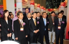 [2012 한국국제의료관광컨벤션] 대장금 분장 한의사 침술에 외국인 “원더풀”