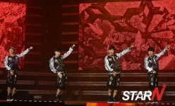 [포토] 에이블 미스테리한 분위기 풍기는 무대