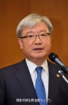 한국금융연구센터 심포지엄서 축사하는 김석동 금융위원장