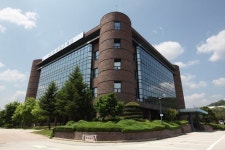 [한국과학의 미래，기초과학에 달렸다] (4) 기초과학 지원을 위해 태어났다-한국연구재단