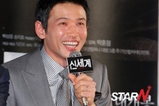 [포토] 황정민 정청의 매력? 뽀글머리와 더러운 피부?