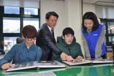 삼성SDI, 장애인 특수학교 졸업생 위해 졸업앨범 무료 제작