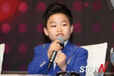 [포토] 리틀싸이 황민우 열심히 곡에 대해 설명하는
