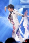 [포토] 신화 이민우 손으로 가려도 섹시한가?