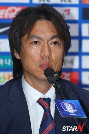 [포토] 홍명보 감독 '팀을 위해 선수들 꾸리겠다'