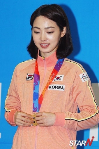 ‘당구 여신’ 차유람, 당구 여자 9볼 금메달…2관왕 달성