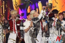 [포토] 샤이니 쇼챔피언 1위, 감격의 순간!