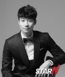 팝피아니스트 윤한, 첫 라디오 DJ 합격점...라이브 연주까지