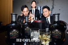 윈져 블랙 출시