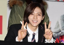 [포토] B1A4 신우 멋있게 찍어주세요~