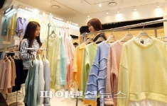 ‘롯데피트인(FITIN) 동대문점’ 여성복매장은 벌써 파스텔 컬러
