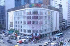 롯데百 본점 영플라자 새 단장