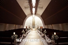 빌라드베일리, 성스럽게 치뤄지는 ‘채플 웨딩’ 가능