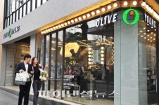 CJ올리브영 ‘CJ가로수길점’ 리뉴얼 오픈