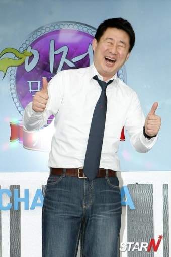 [포토] 남희석 '기분 좋아지는 하회탈 웃음'