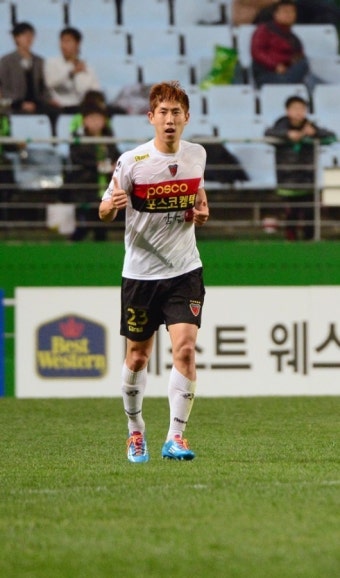 ‘3골 폭발’ 포항, 전북에 역전승 거두며 2연승 질주 (종합)