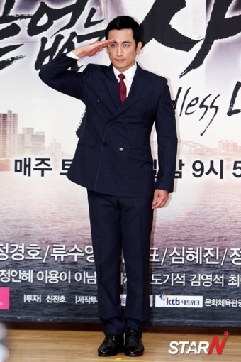 [포토] 차인표 '장군의 위엄있는 경례!'