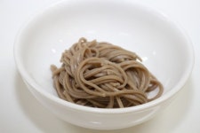 얼음 동동~ 시원하고 담백한 ‘메밀국수’ 만들기