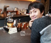 ‘쎄시봉’ 정우 “캐릭터의 정우화, 내가 즐거워야 관객도 즐거워”(인터뷰)