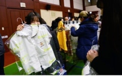 서울 동대문구 교복 물려입기 성황 한점당 단돈 2천원
