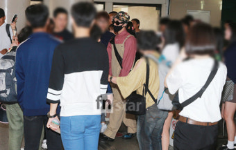 [포토] 빅뱅 지드래곤 등장으로 김포공항 마비