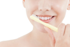 위-아래 분노의 양치질 안돼.. 올바른 치아 관리법 6가지