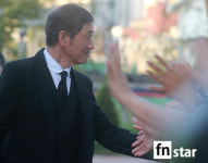 [포토] 코바야시 카오루, ‘실감나는 인기’