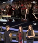 [2015 MAMA] 에프엑스, 글로벌 팬 초이스 여자상 수상 “함께하지 못한 빅토리아에 영광 돌려”