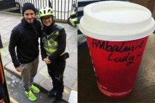 베컴이 건넨 커피 한 잔.. 세상을 움직이다