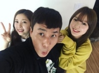 [fnSNS] 음악의 신2 이상민, CIVA 멤버 김소희 윤채경과 다정한 포즈 ‘이수민은?’