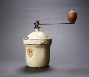 개관 10돌 왈츠와 닥터만 커피박물관 ‘핸드 그라인더 展 개최