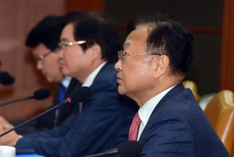 대외경제장관회의 모두발언하는 부총리