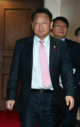 대외경제장관회의 입장하는 부총리