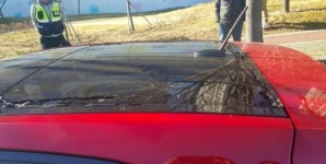 부산 아파트 신축현장 58층서 콘크리트 추락...차량 14대 피해