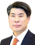 윤종원 대사, OECD 연금관리위원회 의장 선출...7천억 굴린다