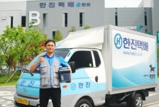 한진, 무더위로 땀 흘리는 택배 배송기사 지원 앞장