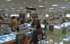 [단독]테크노마트서 1억 상당 휴대폰 절도 30대 잡고 보니..