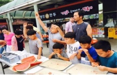도공 사천휴게소(순천방향), 수박 빨리 먹기 이벤트