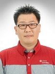 파도와 불길 속에서 이웃 구한 임종현씨, 김기용씨 부부에게 LG 의인상 수여